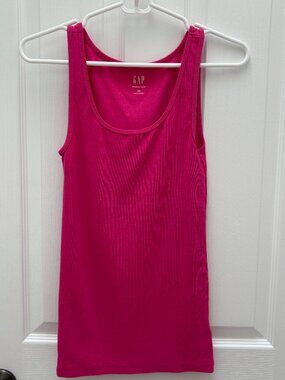 XS Pink Gap Tank Top